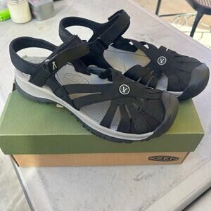 New Keen Rose Sandals Black 9.5 Box Hiking Black Strappy Shoes Outdoors